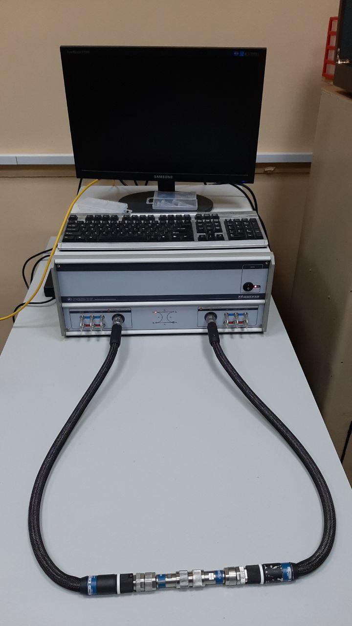Vector network analyser with coaxial measurement cell